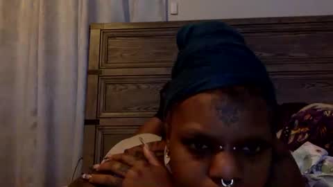 Snapshot of mistressmystii chatting on December 23, 1:51 am Mistress Mystii online show from December 23, 1:51 am