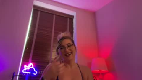 Miss X online show from August 4, 1:17 pm