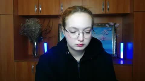 Aria online show from March 24, 7:14 am