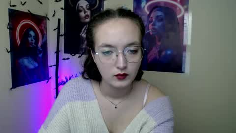 Snapshot of mistyrosee chatting on October 15, 6:16 am Aria online show from October 15, 6:16 am