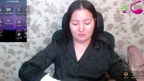 Snapshot of miya_sexasian chatting on December 14, 1:38 am Miya asian online show from December 14, 1:38 am
