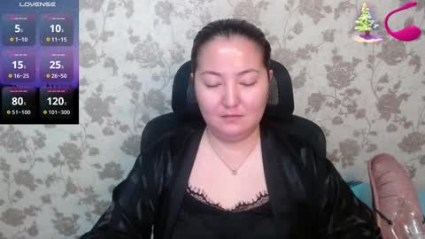 Snapshot of miya_sexasian chatting on December 11, 9:12 pm Miya asian online show from December 11, 9:12 pm