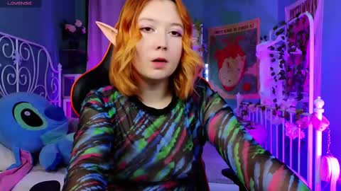 Snapshot of mizukinoyoru chatting on February 15, 8:34 pm Mizuki online show from February 15, 8:34 pm