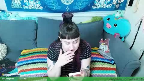 Elizabxth Fields online show from November 10, 5:24 am