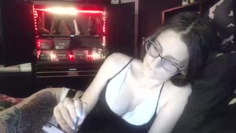 Mizz Bonez online show from February 25, 4:00 am