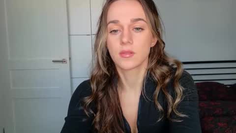 mmminnie online show from January 13, 11:47 am