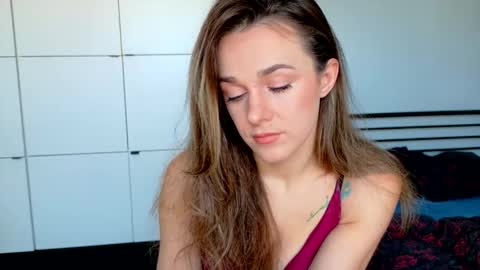 mmminnie online show from February 4, 10:29 am