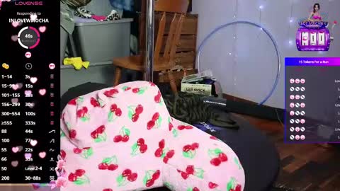 Snapshot of mocha_ chatting on February 12, 6:08 am MOCHA JAMES THE NPC online show from February 12, 6:08 am