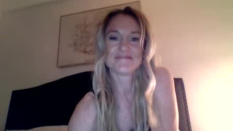 mockingbirds91 online show from May 16, 5:32 am