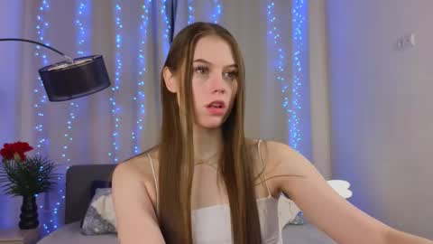 Snapshot of mol1y_kitten chatting on February 19, 3:38 pm Molly online show from February 19, 3:38 pm