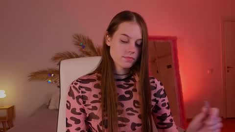Snapshot of mol1y_kitten chatting on February 4, 9:20 pm Molly online show from February 4, 9:20 pm