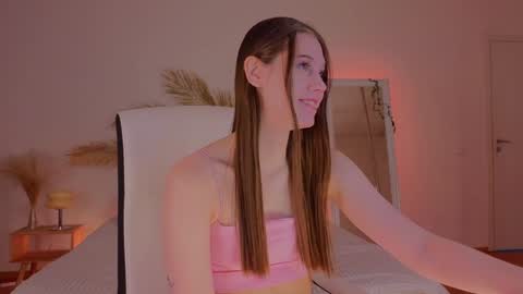 Snapshot of mol1y_kitten chatting on December 9, 9:27 pm Molly online show from December 9, 9:27 pm