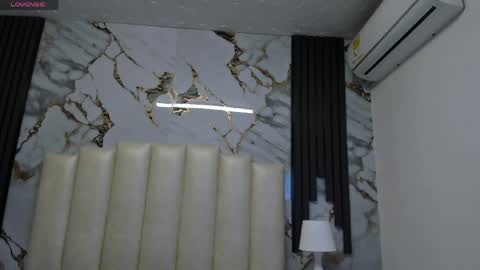 Hey Guys  Im Mollie online show from April 4, 12:04 pm