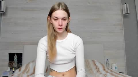 Snapshot of molly_hunt chatting on February 28, 3:37 am Molly Hunt online show from February 28, 3:37 am