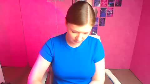 Molly online show from May 14, 12:00 pm