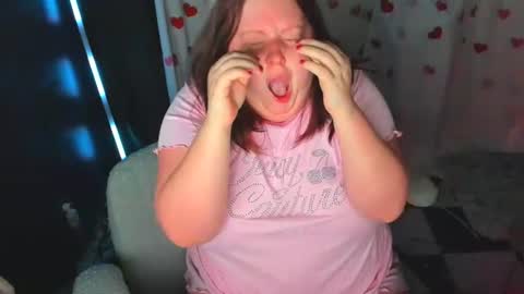 molly_moons online show from July 20, 9:34 am