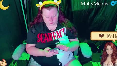 molly_moons online show from April 26, 6:27 pm