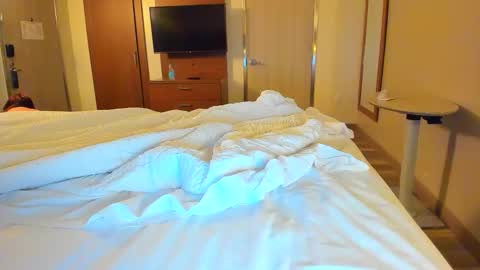 molly_moons online show from April 25, 3:09 am