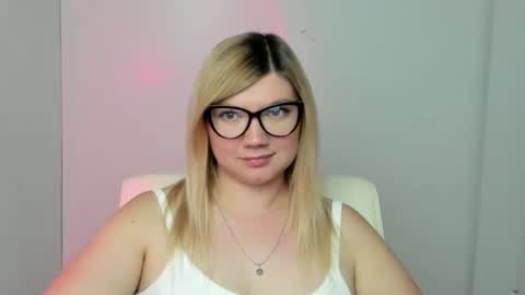 Molly online show from September 18, 11:53 am