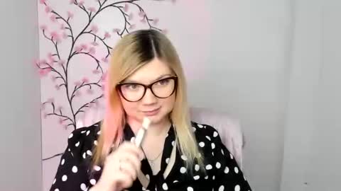 Molly online show from January 9, 12:53 pm