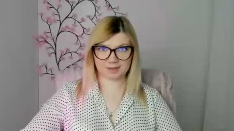 Molly online show from April 23, 12:29 pm