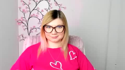 Molly online show from March 11, 2:53 pm