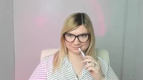 Molly online show from November 7, 4:23 pm