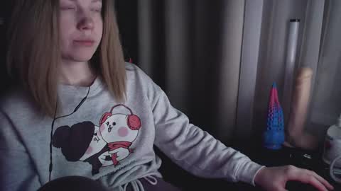 Snapshot of molly_royse chatting on February 26, 3:03 am I have new photos come and see with love Molly online show from February 26, 3:03 am