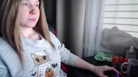 I have new photos come and see with love Molly online show from November 16, 12:27 pm