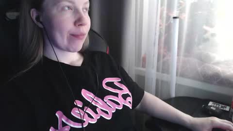 I have new photos come and see with love Molly online show from February 19, 9:09 am