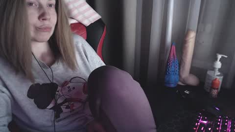 Snapshot of molly_royse chatting on February 3, 8:13 pm I have new photos come and see with love Molly online show from February 3, 8:13 pm