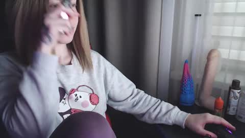 Snapshot of molly_royse chatting on February 11, 7:44 am I have new photos come and see with love Molly online show from February 11, 7:44 am