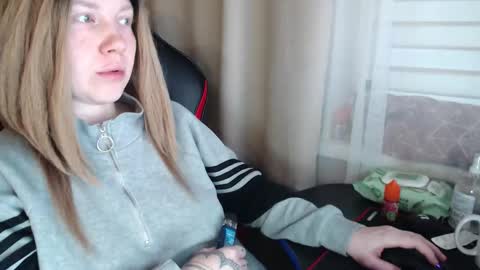 I have new photos come and see with love Molly online show from November 27, 10:18 am