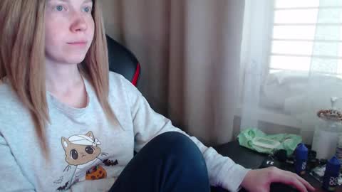 Snapshot of molly_royse chatting on September 24, 10:25 am I have new photos come and see with love Molly online show from September 24, 10:25 am