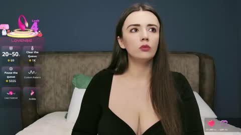 Molly online show from November 9, 7:43 pm