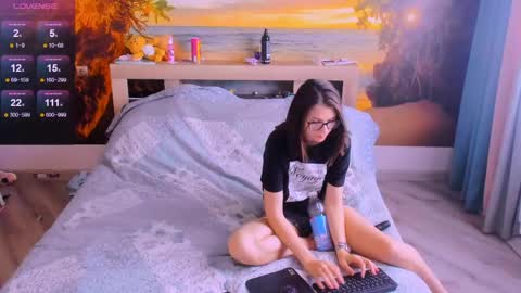  KIRA  online show from June 5, 5:55 am