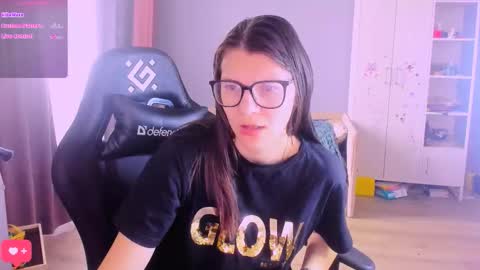  KIRA  online show from March 12, 8:17 am