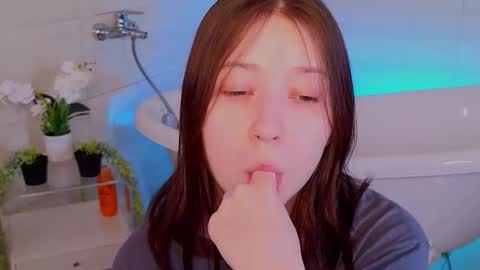 Molly online show from March 3, 10:43 am