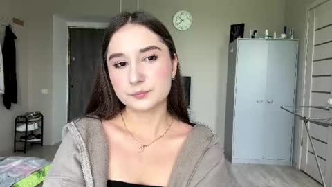 Molly online show from June 13, 9:07 am