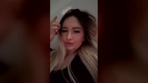 mollyxm online show from March 8, 8:40 am