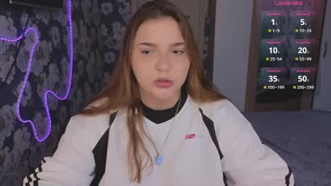 Leah online show from April 25, 2:03 pm