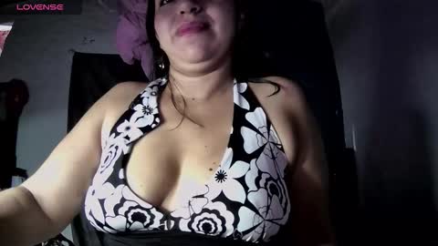 Snapshot of mommy_milk1 chatting on September 25, 4:55 am mommy_milk1 online show from September 25, 4:55 am