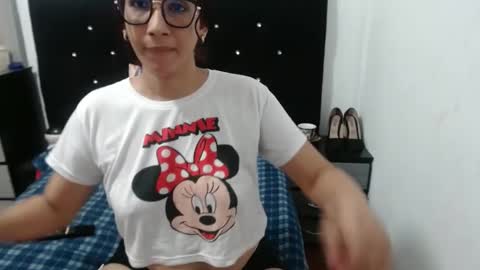 Snapshot of mommy_sexy2 chatting on January 5, 1:24 am zarai online show from January 5, 1:24 am