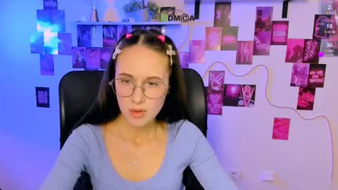 Mona  online show from April 29, 7:52 pm