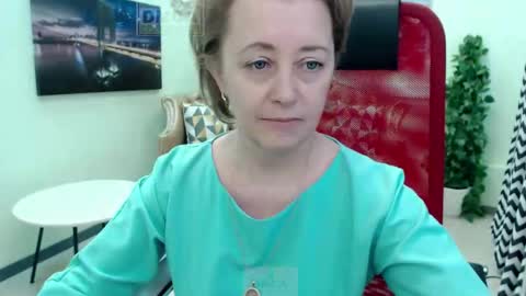 Mona online show from April 1, 11:11 am