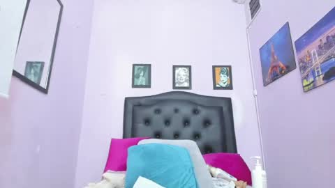 paola online show from April 25, 1:41 pm