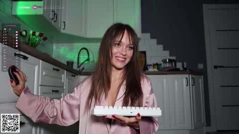 Snapshot of moni_carroll chatting on October 4, 5:50 pm Monia Help me get 20000 subscribers online show from October 4, 5:50 pm