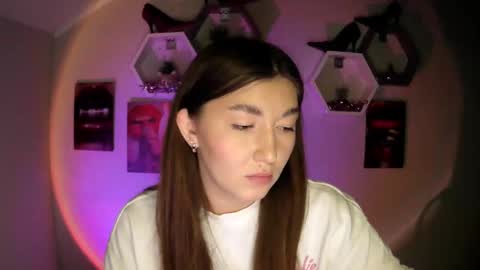 sweet girl and shine body online show from September 30, 11:05 am