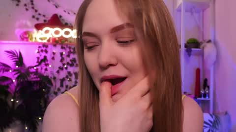 monicaasis online show from June 6, 6:14 pm