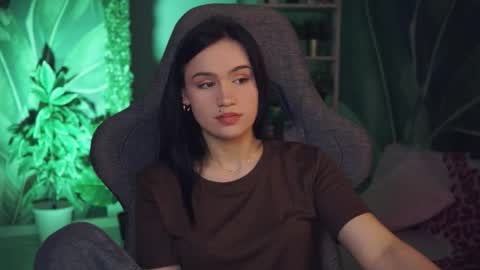 monica online show from April 25, 12:02 am